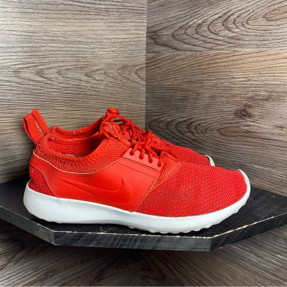 Nike juvenate red white